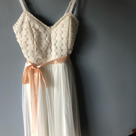 White Knee-Length Dress. Size Small - Picture 3 of 5